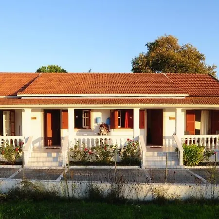 Serenity Apartments Agios Georgios  Exterior photo